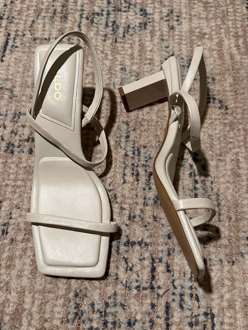 New Aldo Ivory Strappy Block Heel Sandals - size 8